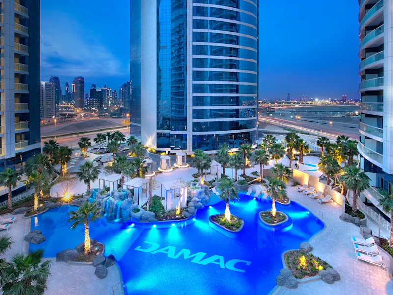 Hollywood Towers havuzu