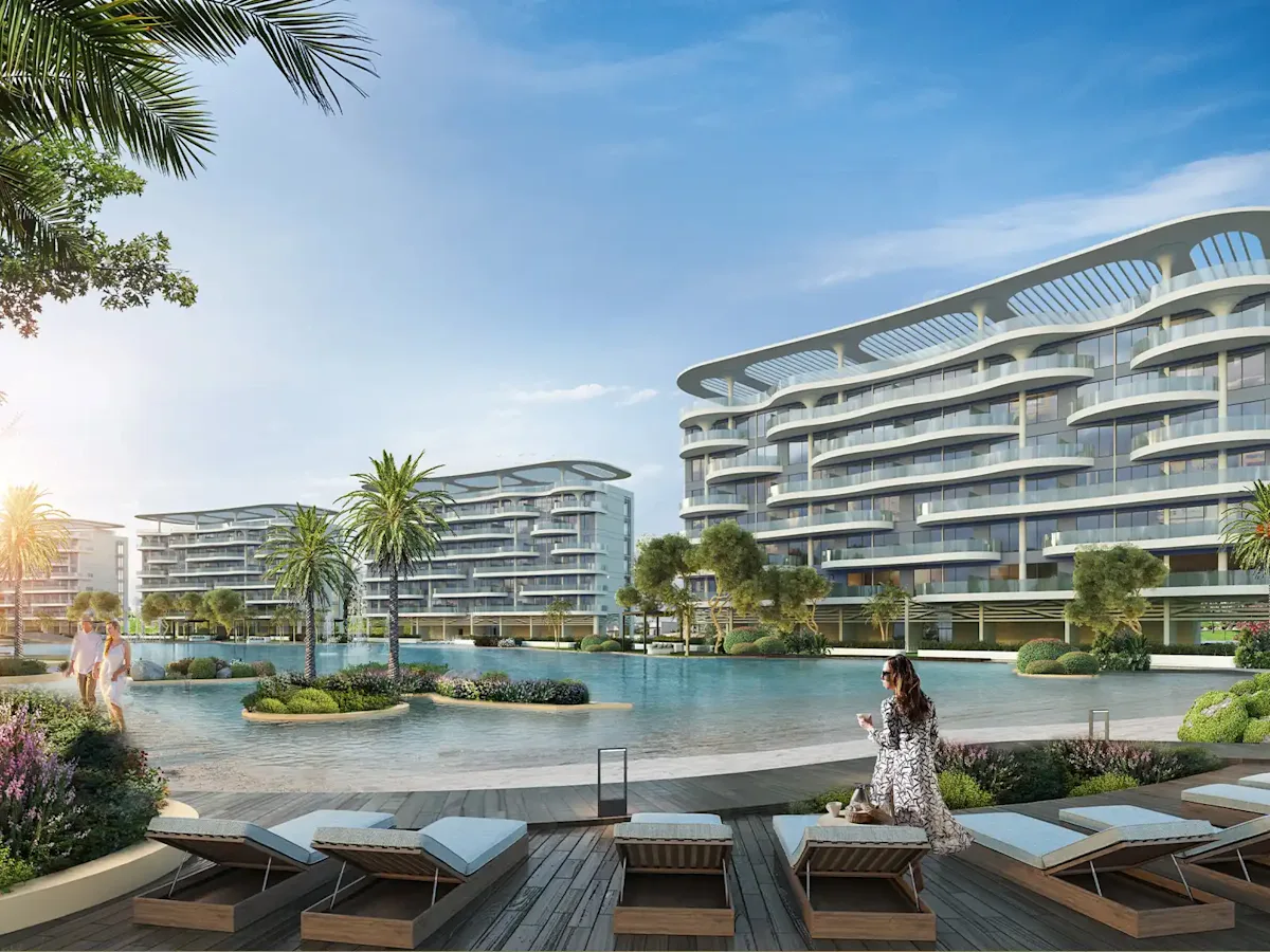 Lagün kıyısındaki Lagoon View Apartments binaları