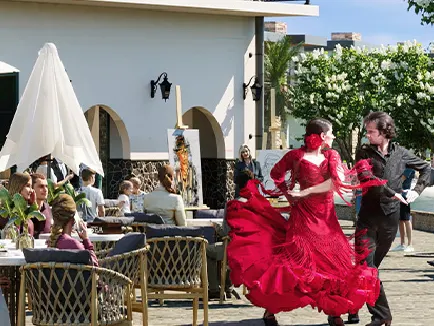 Spanish Coast Villas'da bir meydan